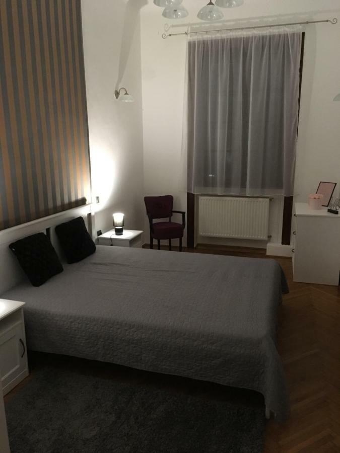 Katus Apartman Lejlighed Eger Eksteriør billede
